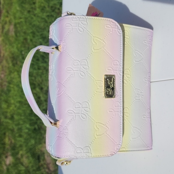NWT LUV BETSEY CROSSBODY - Picture 2 of 8